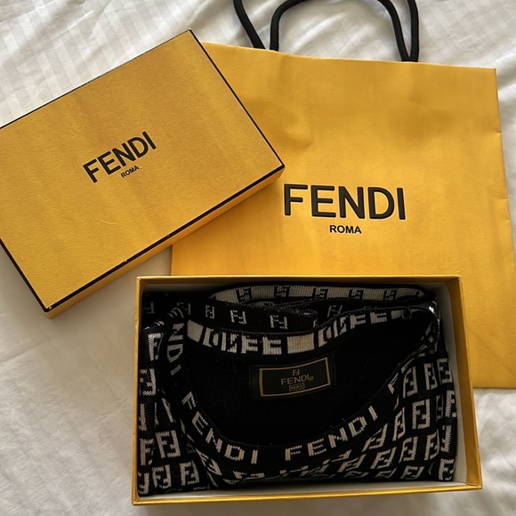 Authentic Fendi zucca shirt - Picture 7 of 11